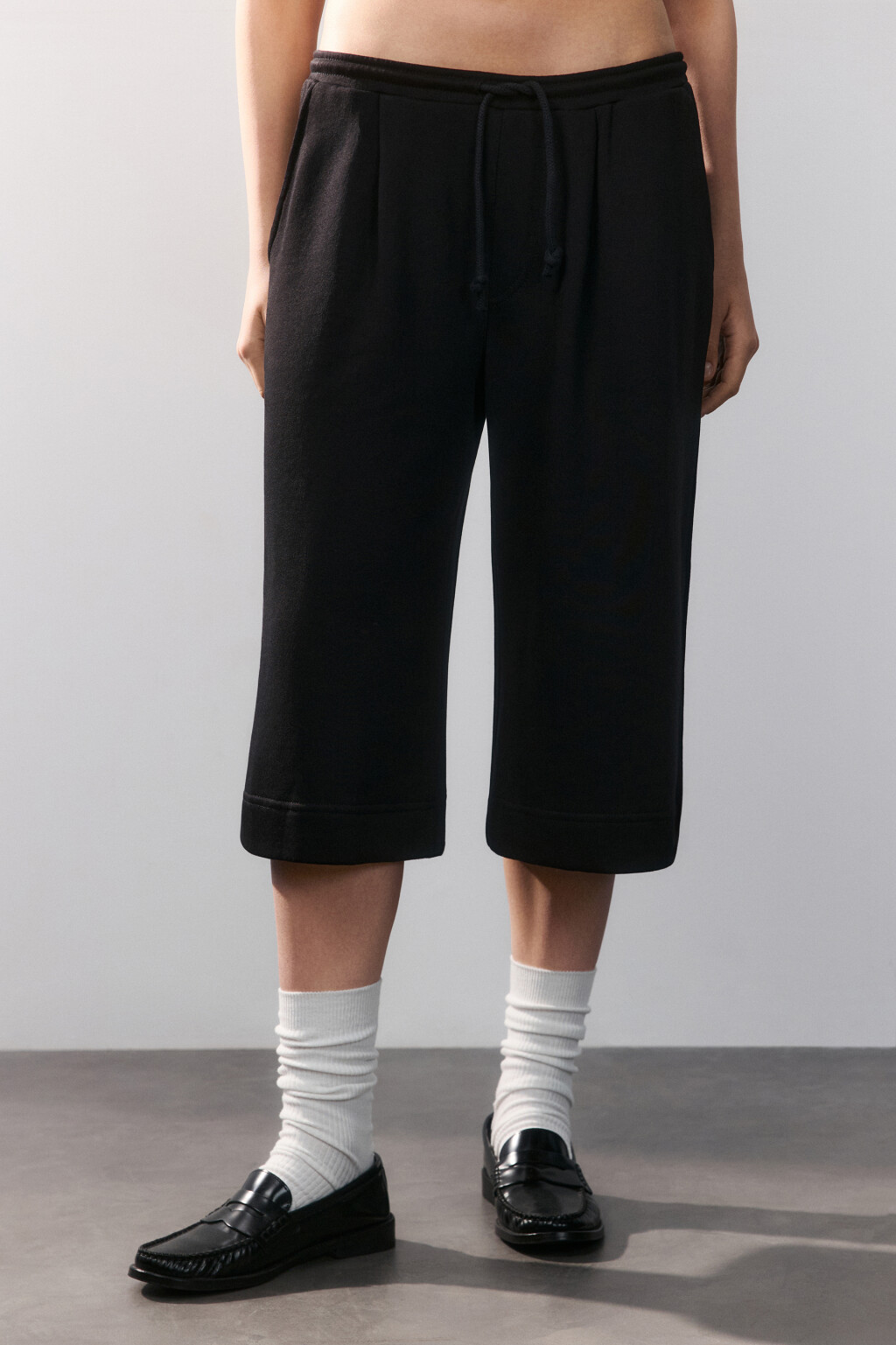 Шорты-бермуды трикотажные из футера - цвет черный - 2