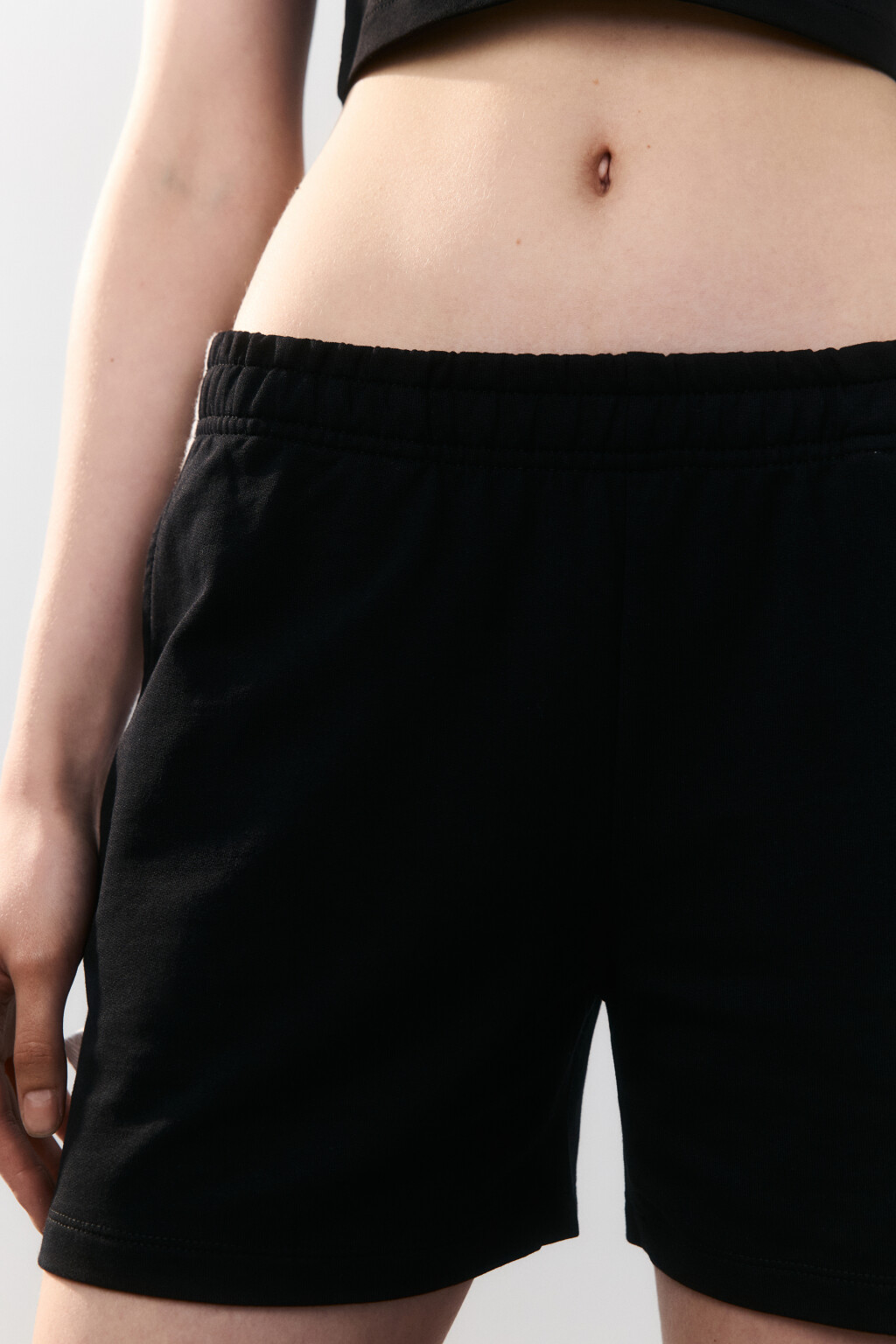 Шорты трикотажные с лампасами - цвет черный - 5