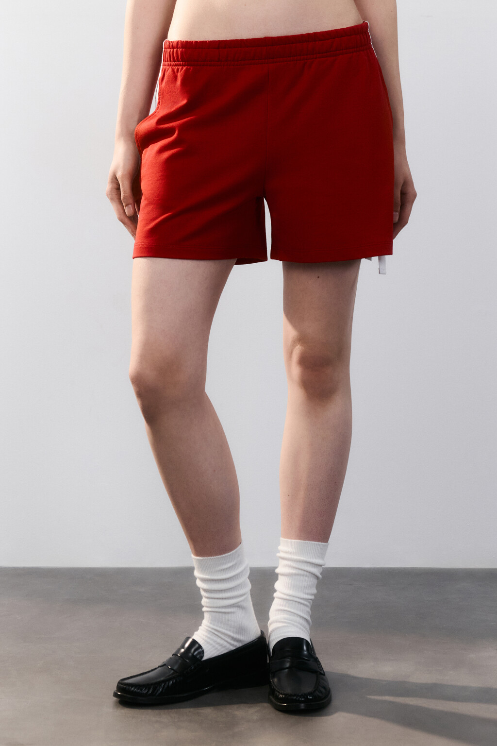 Шорты трикотажные с лампасами - цвет красный - 2