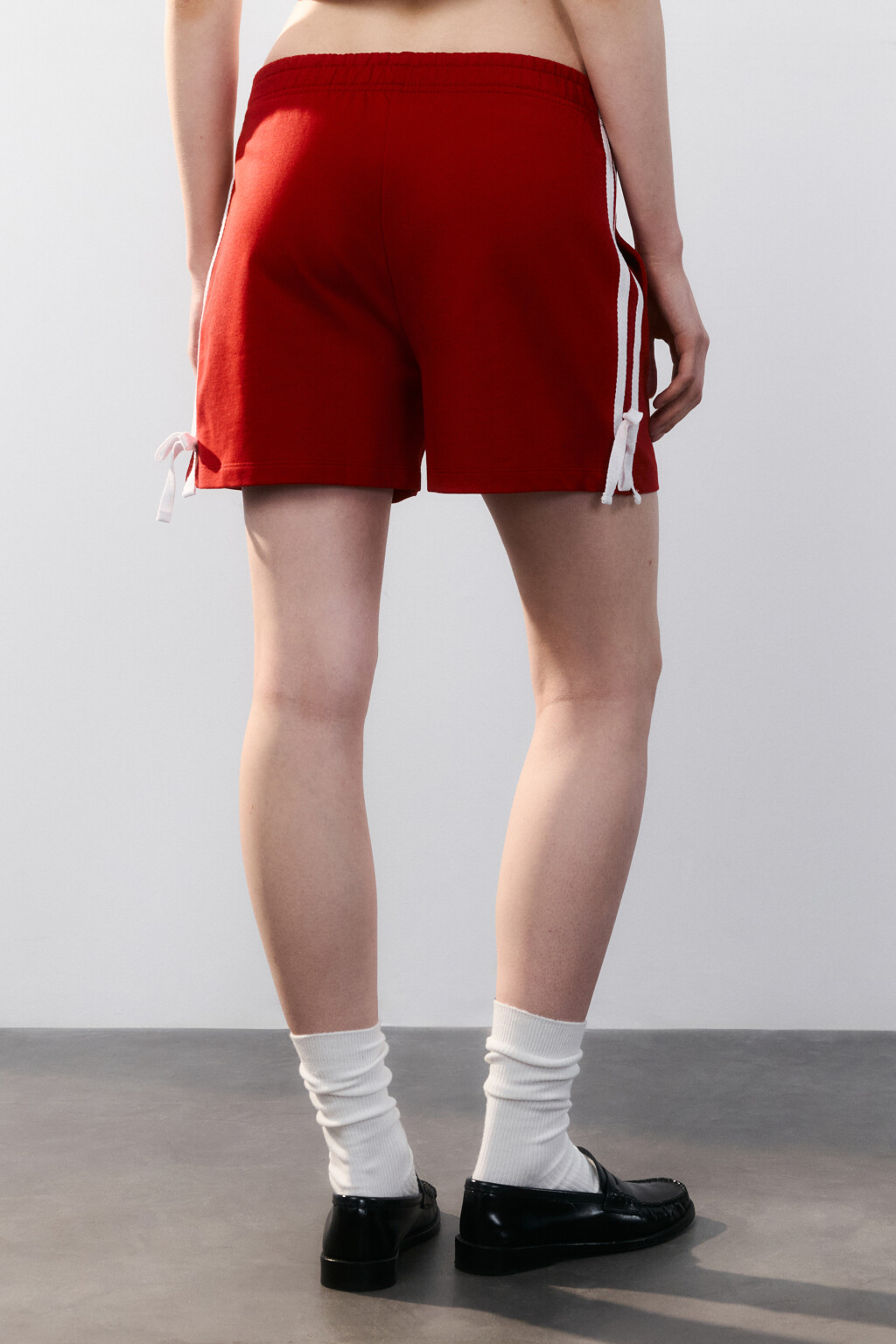 Шорты трикотажные с лампасами - цвет красный - 3