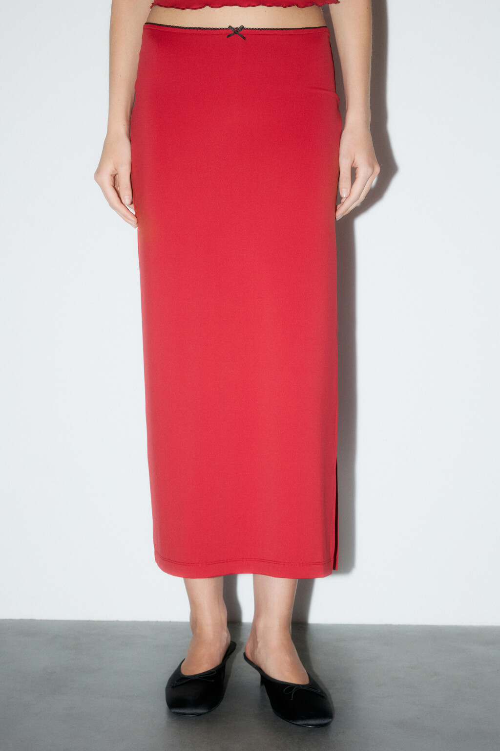 Юбка миди облегающая с бантиком - цвет красный - 2