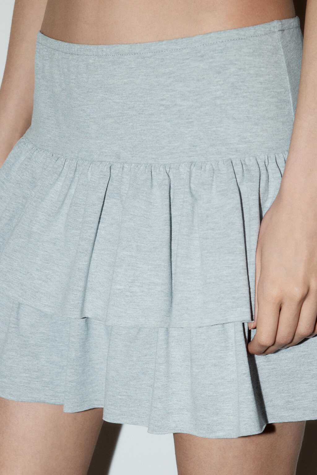 Юбка мини трикотажная с воланами - цвет серый - 6