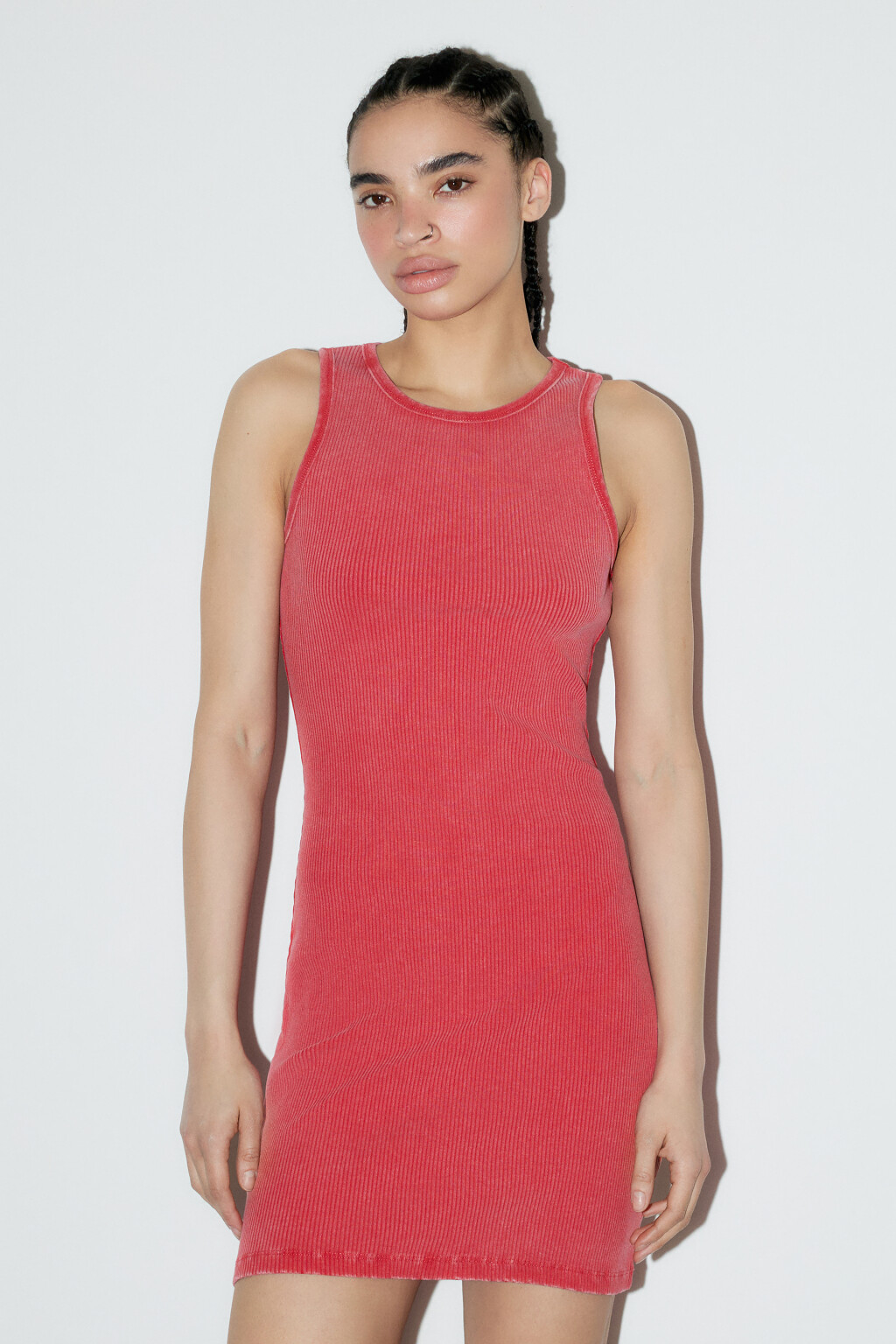 Платье-майка мини с вареным эффектом - цвет красный - 2