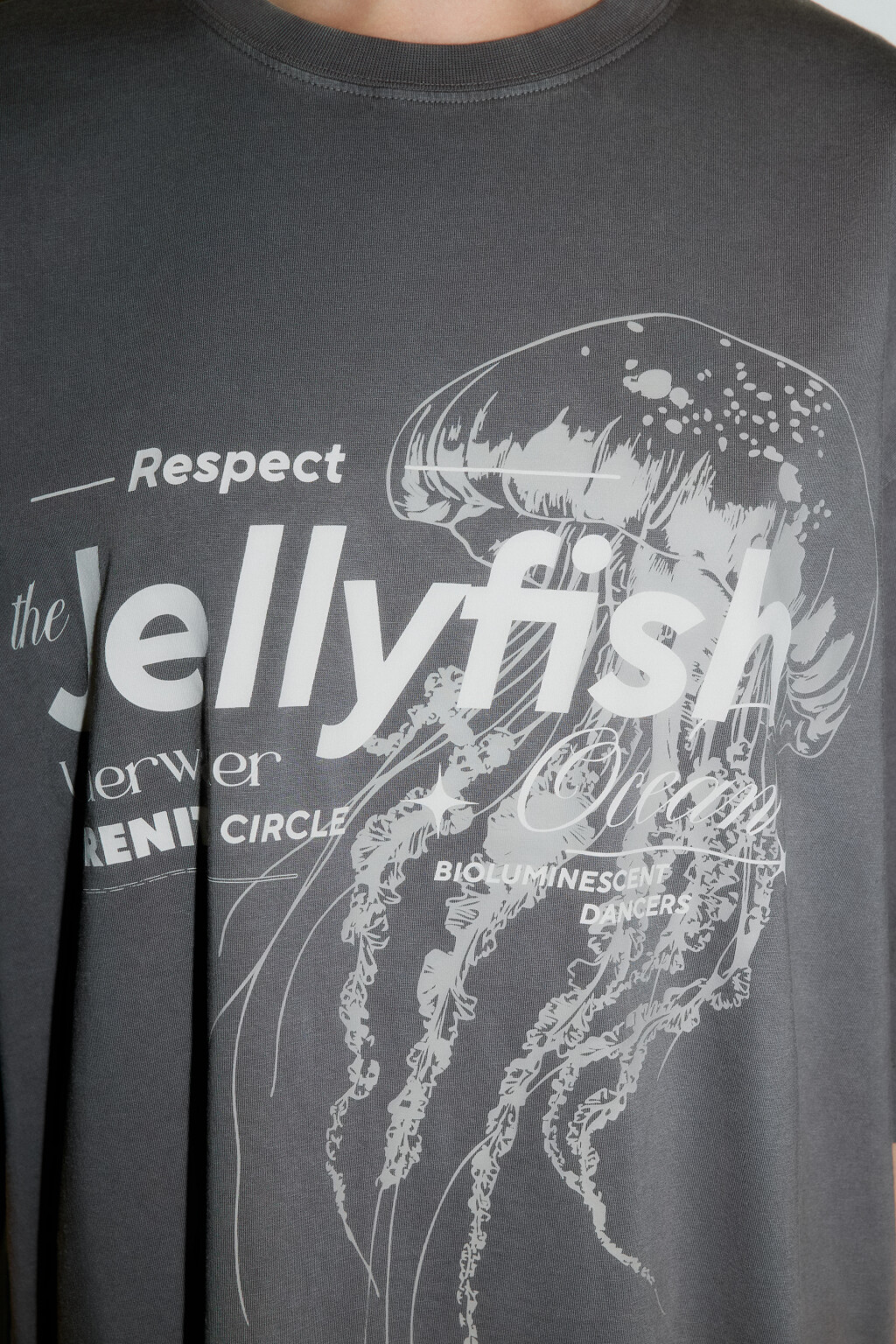 Платье-футболка oversize вареное с принтом - цвет серый - 5