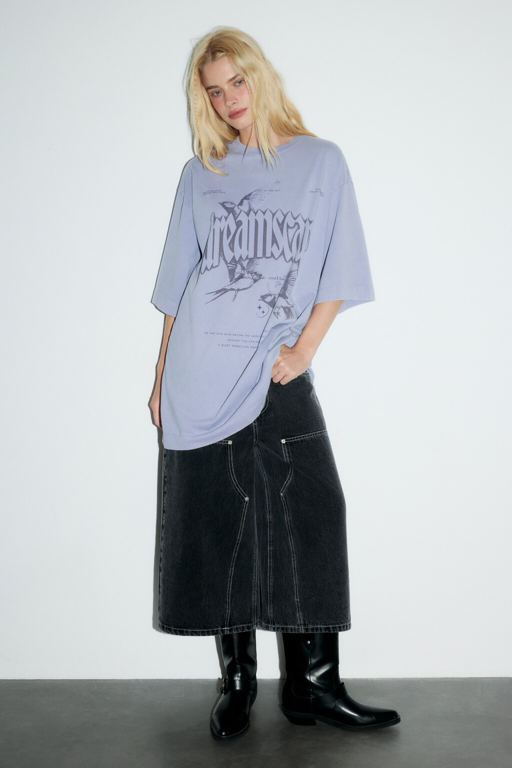 Платье-футболка oversize вареное с принтом - цвет фиолетовый - 4