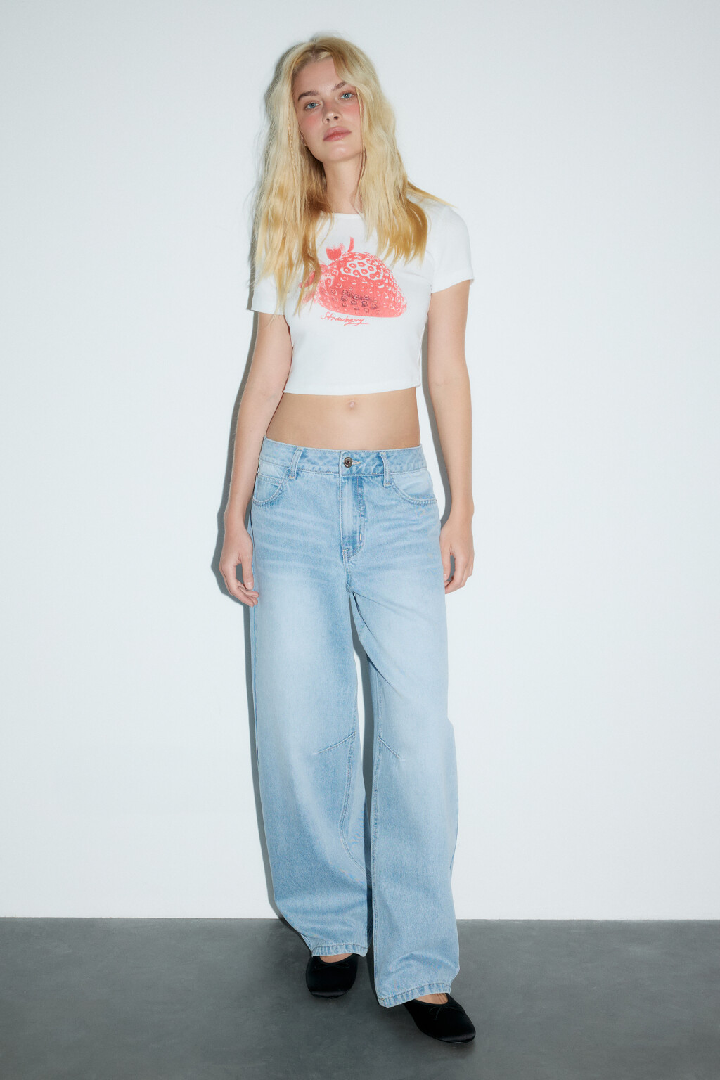 Футболка-топ укороченная с принтом - цвет белый - 4