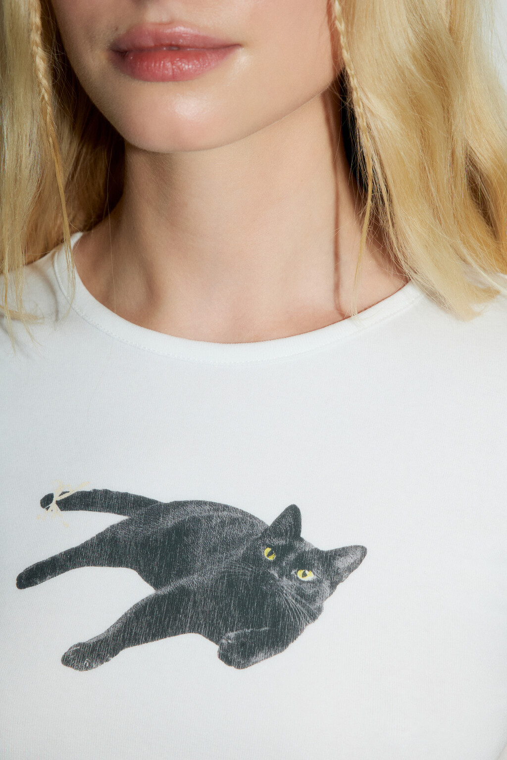 Футболка-топ укороченная с принтом - цвет белый - 6