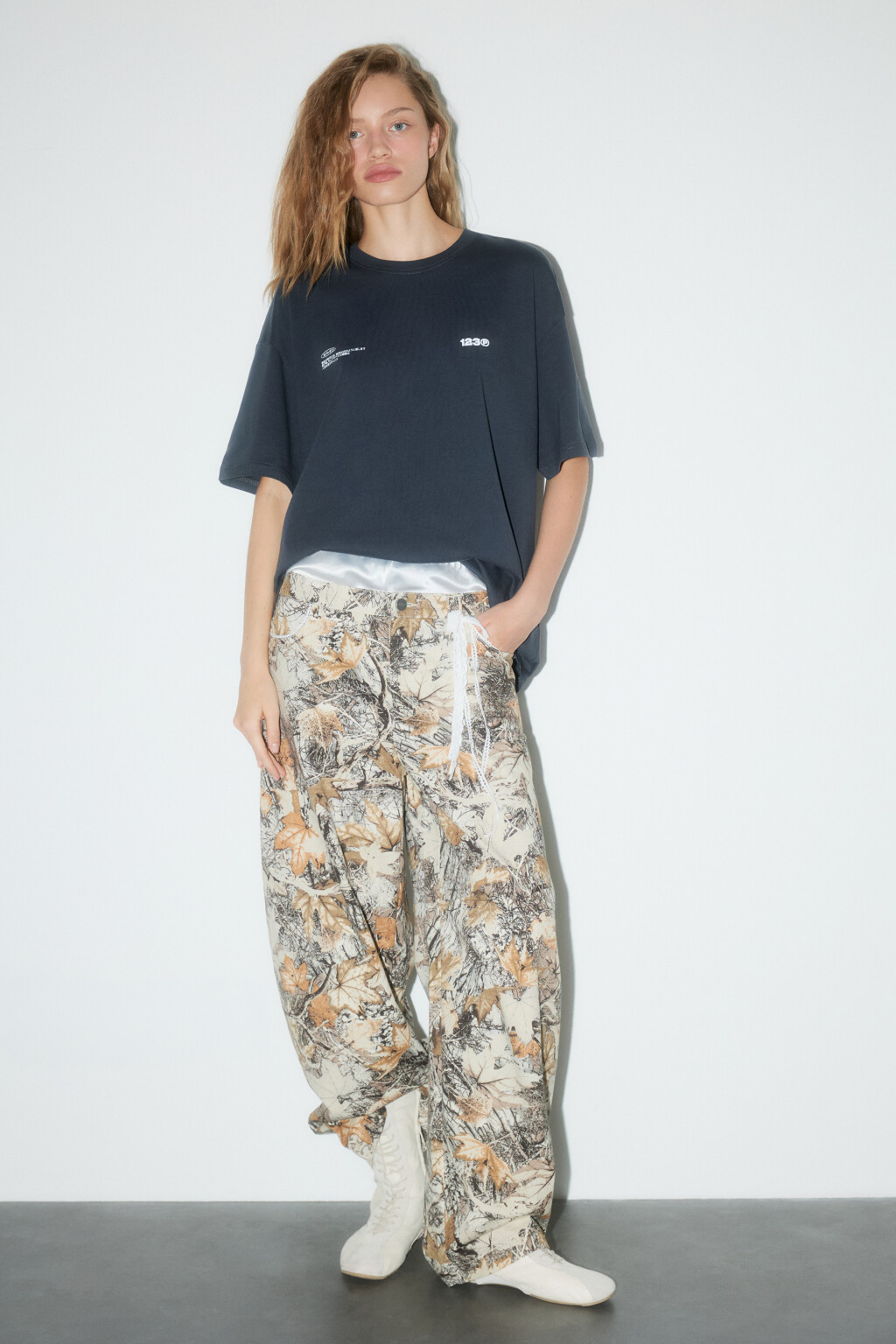 Футболка oversize хлопковая с принтом - цвет серый - 4