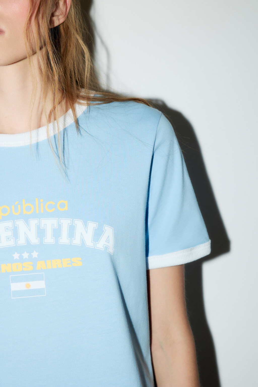 Футболка хлопковая с принтом-надписью - цвет голубой - 6