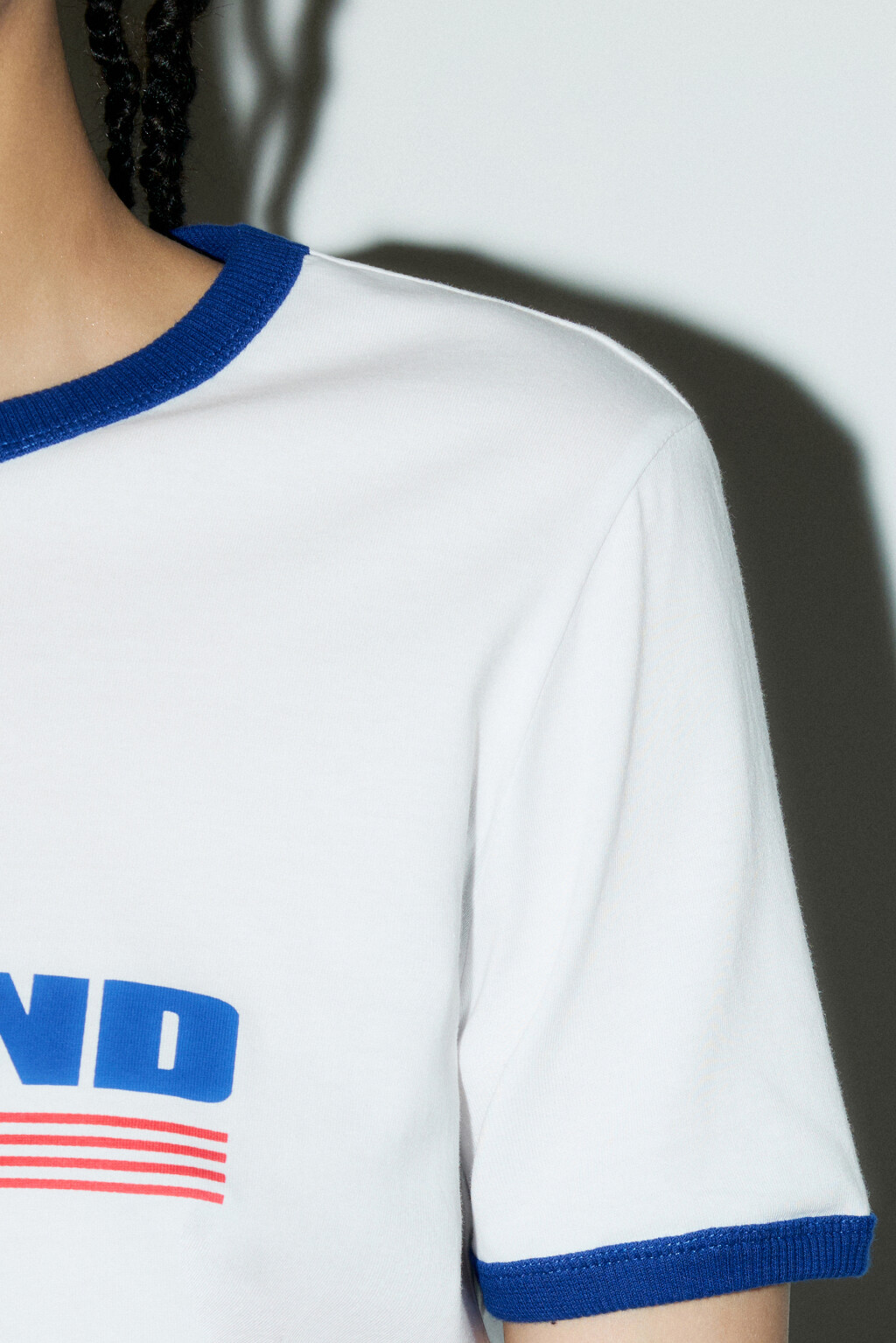 Футболка хлопковая с принтом-надписью - цвет белый - 7