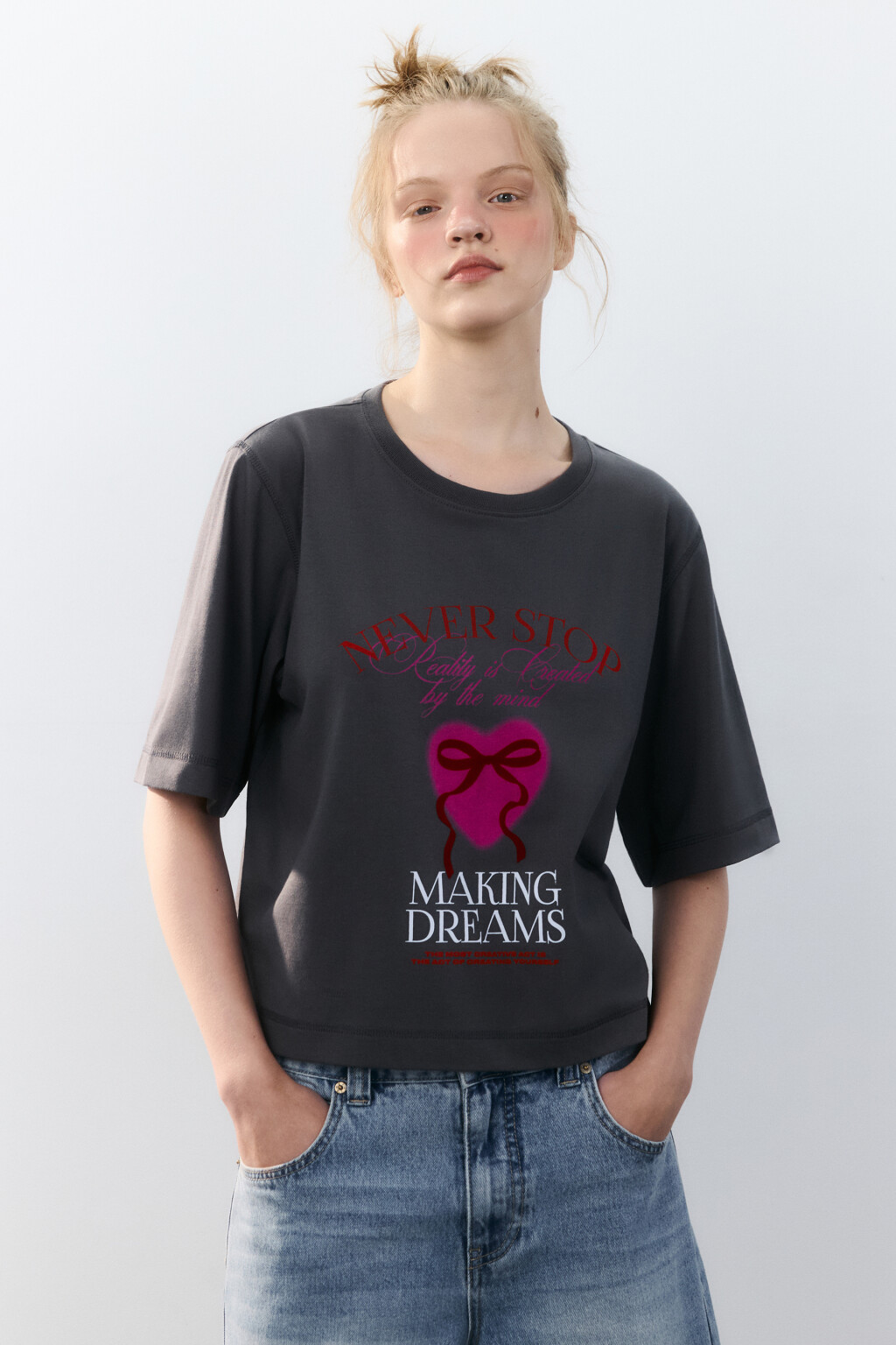 Футболка oversize укороченная с принтом - цвет серый - 2