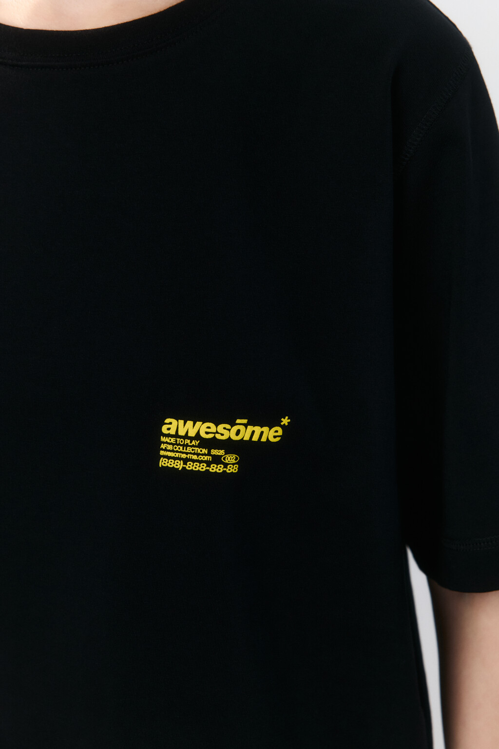 Футболка oversize укороченная с принтом - цвет черный - 5