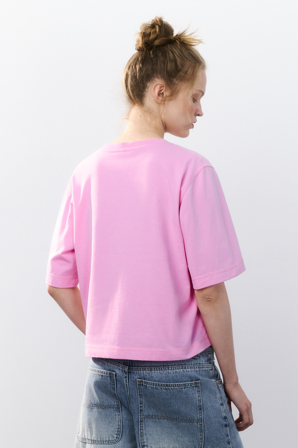 Футболка oversize укороченная с принтом - цвет розовый - 4