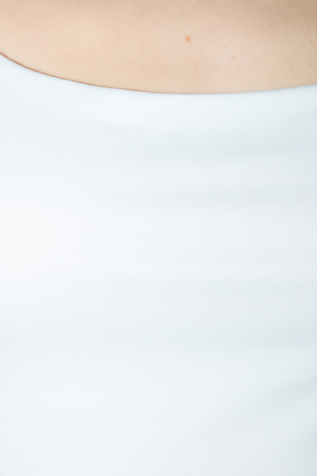 Майка-топ на тонких бретельках - цвет белый - 5