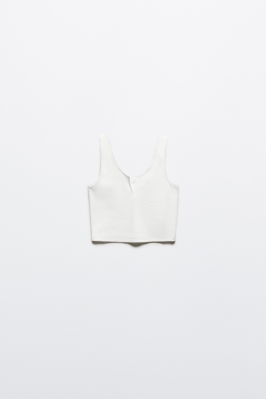 Майка трикотажная с вырезом на груди - цвет белый - 7