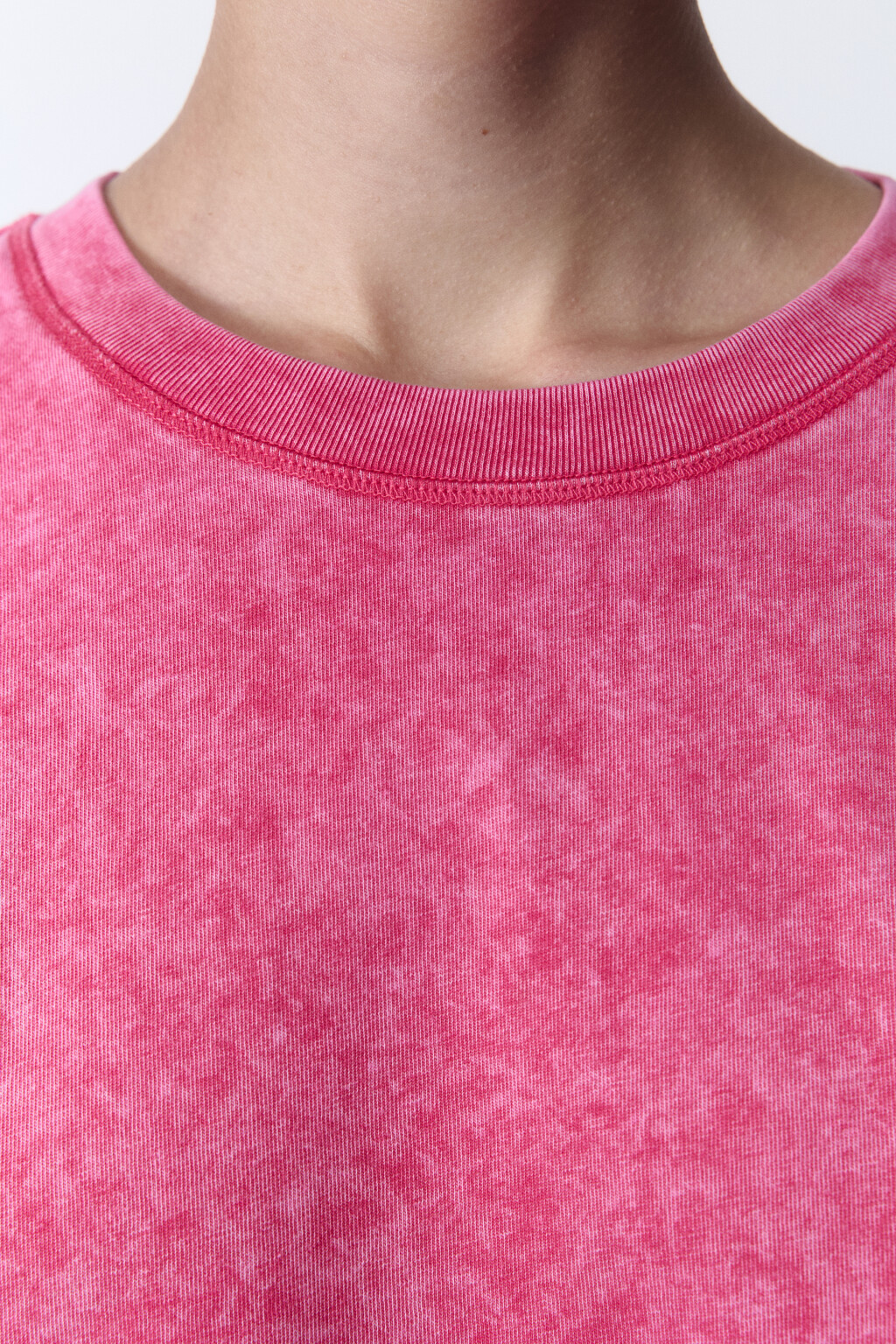 Лонгслив oversize с вареным эффектом и вышивкой - цвет розовый - 5