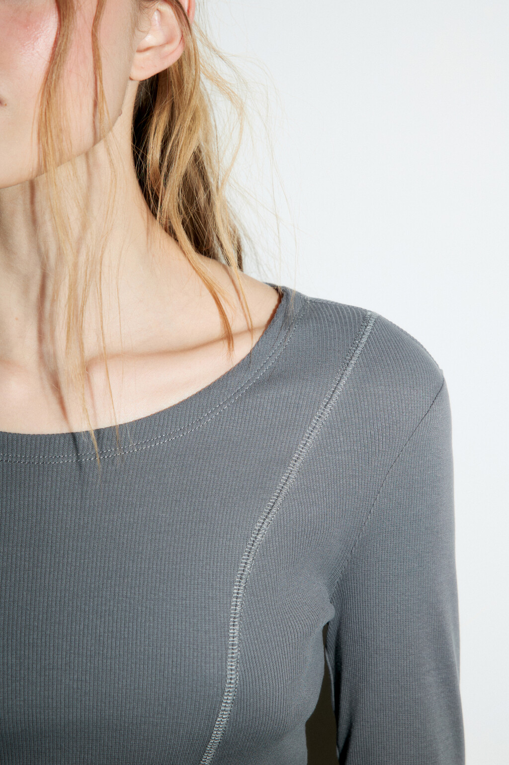 Лонгслив укороченный в рубчик - цвет серый - 5