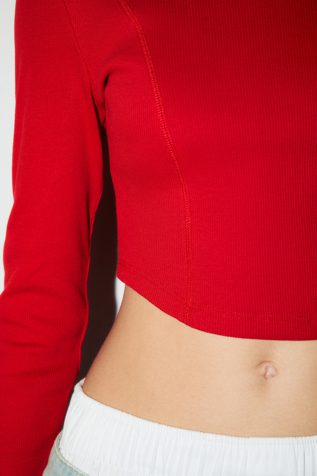 Лонгслив укороченный в рубчик - цвет красный - 6