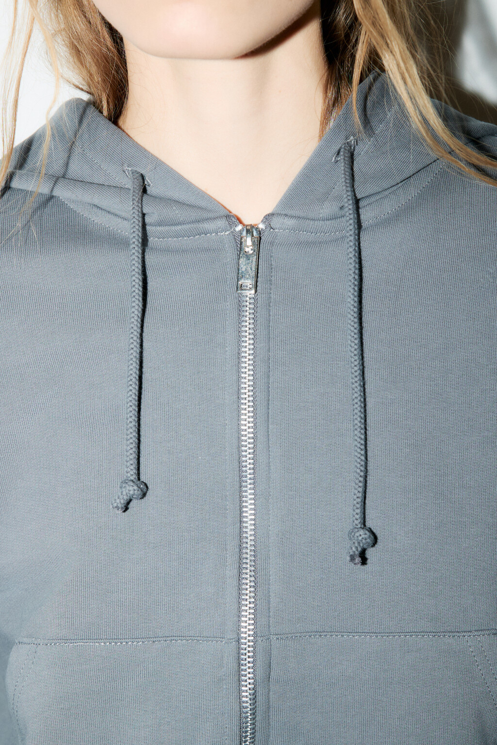 Худи-зипка укороченная с капюшоном - цвет серый - 6