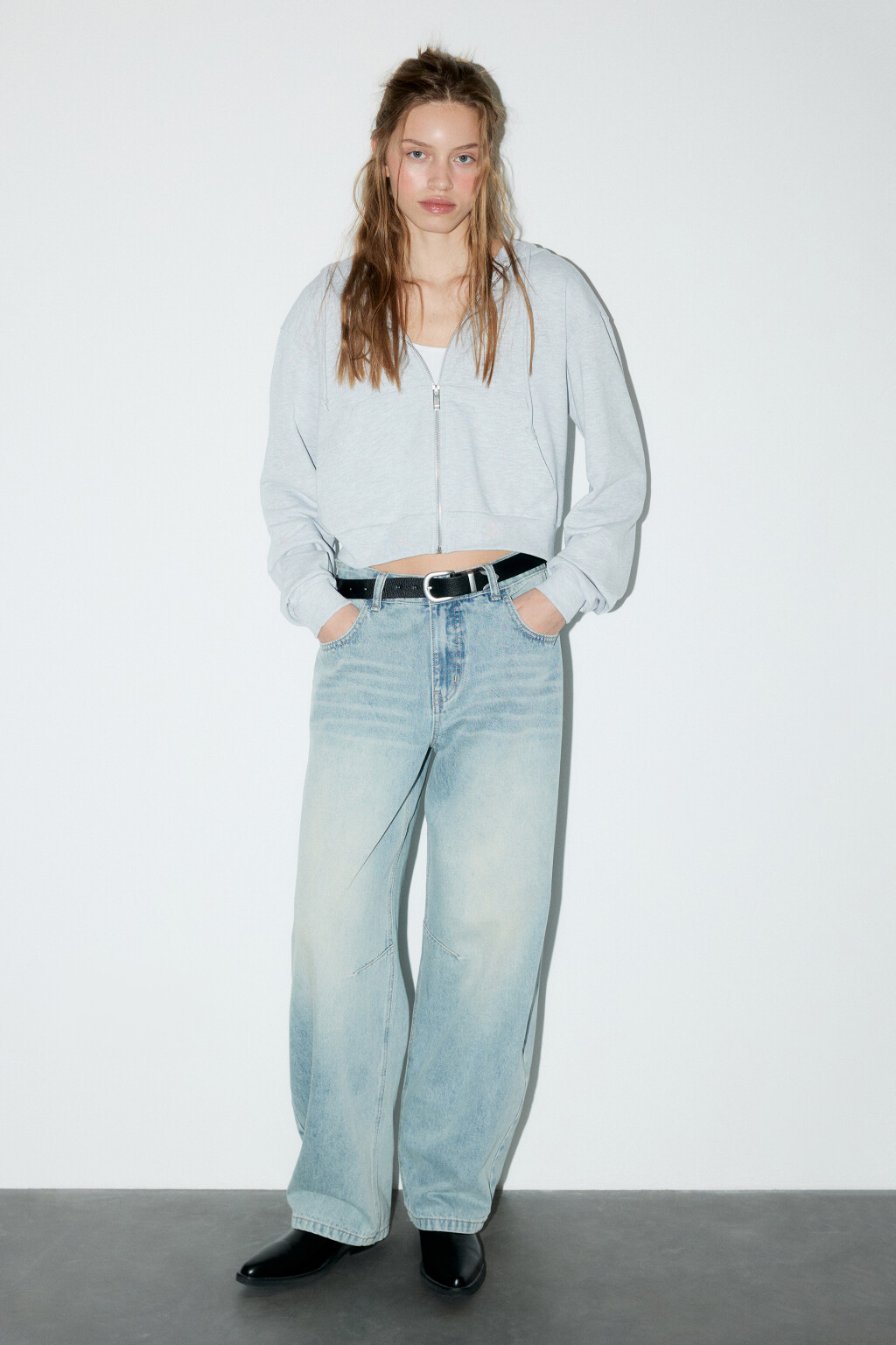 Худи-зипка укороченная с капюшоном - цвет серый - 4