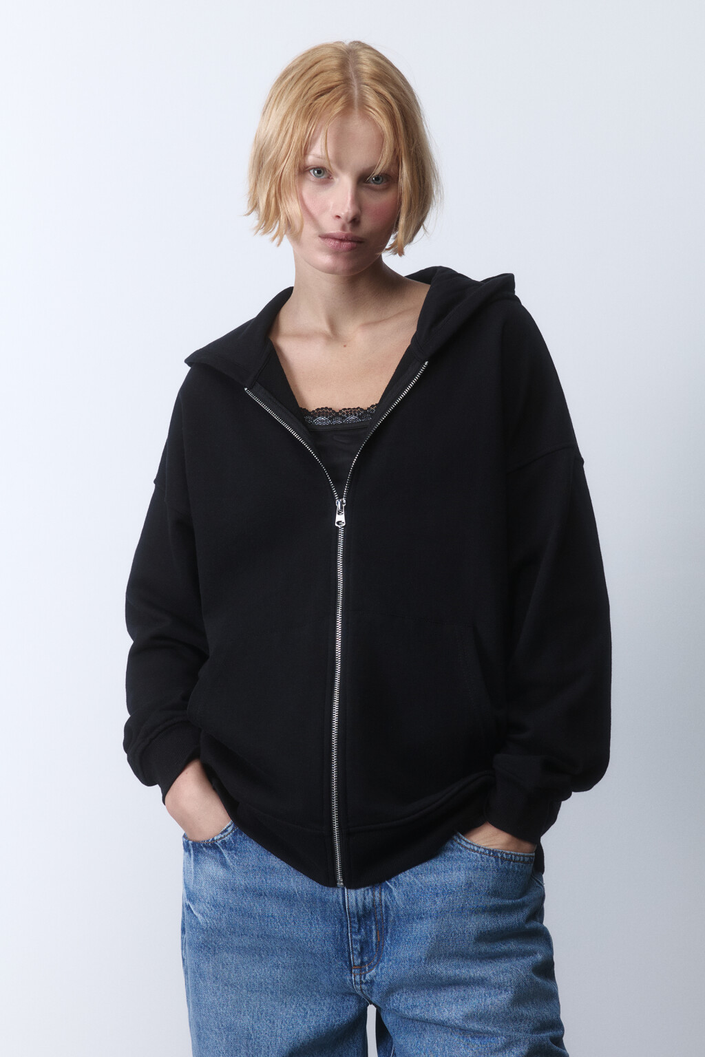 Худи-зипка oversize из футера с капюшоном - цвет черный - 2