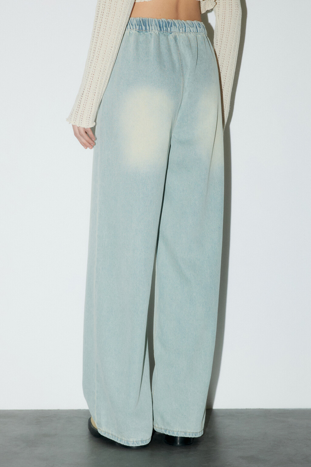 Джинсы широкие с поясом-резинкой на завязках - цвет синий - 3