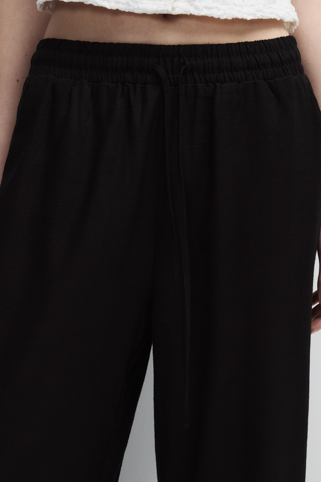 Брюки широкие из вискозы и льна - цвет черный - 5