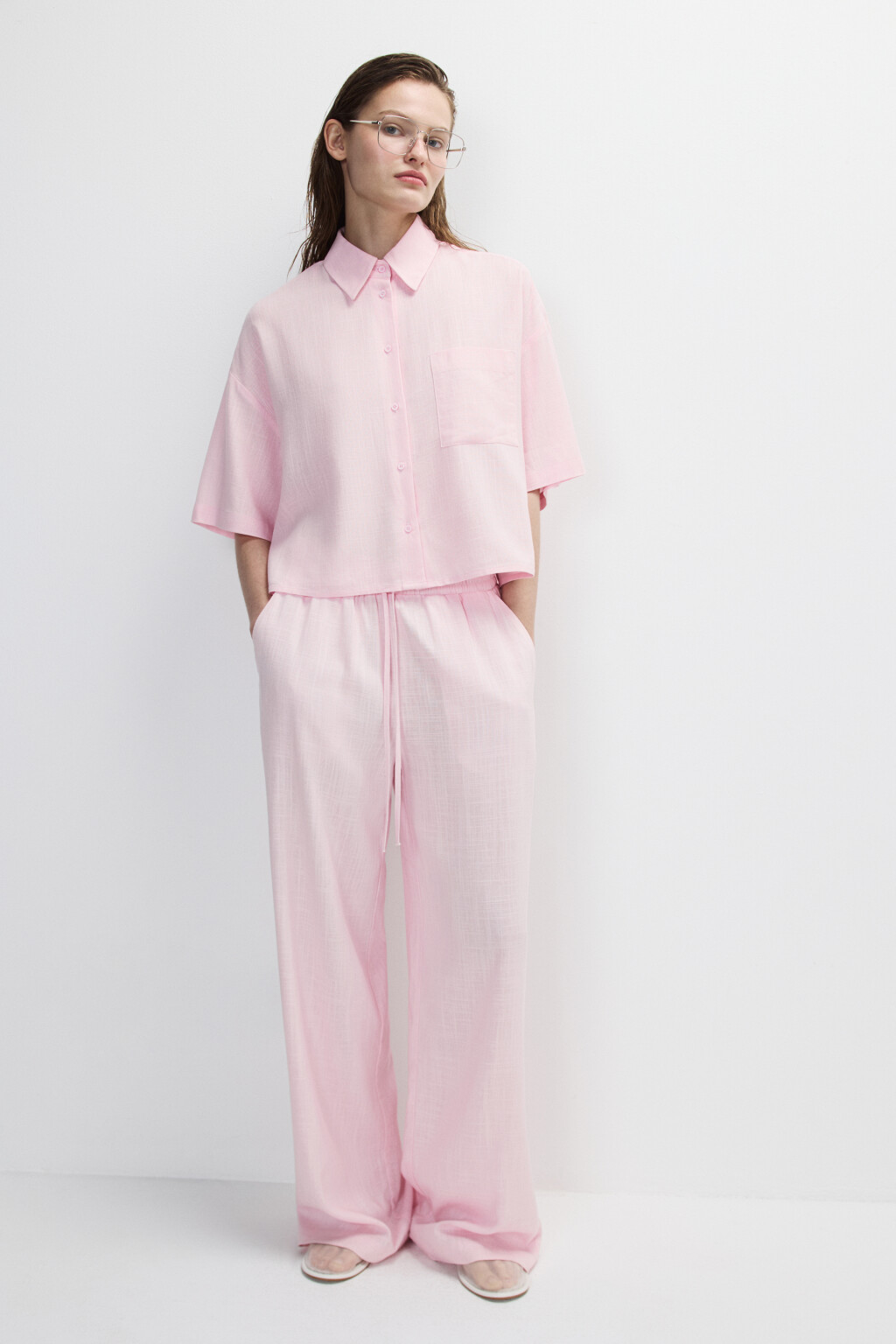 Брюки широкие из вискозы и льна - цвет розовый - 2