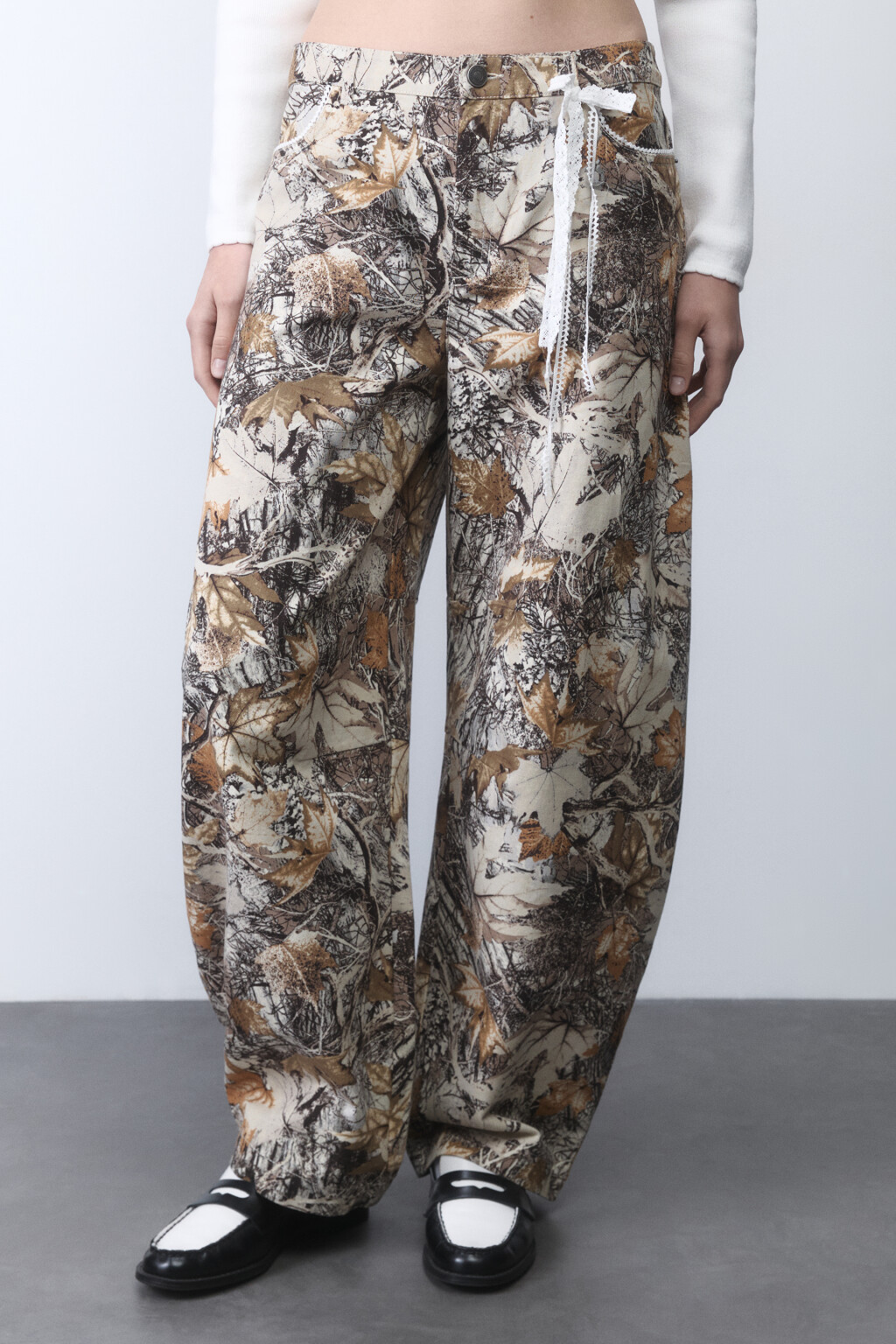 Брюки barrel широкие с принтом и кружевом - цвет зеленый - 2