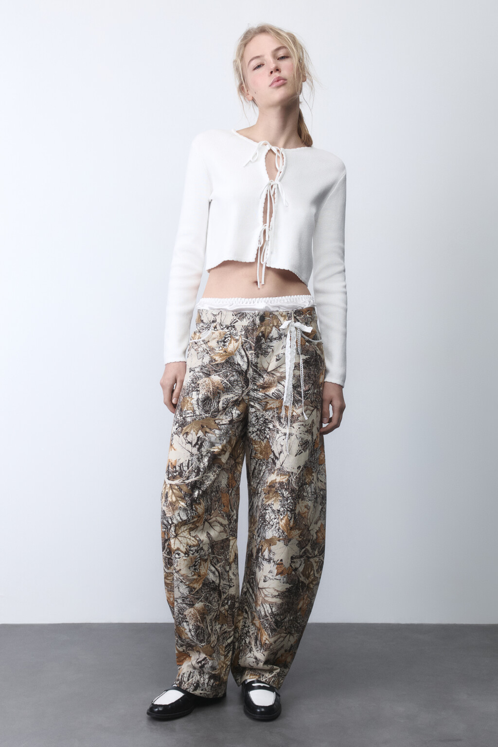 Брюки barrel широкие с принтом и кружевом - цвет зеленый - 4