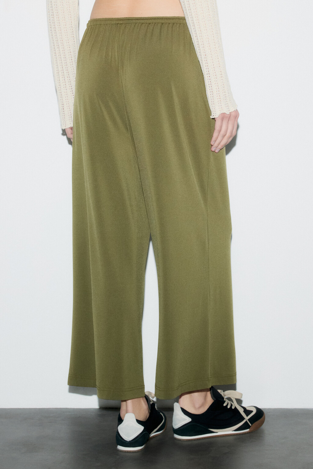 Брюки-кюлоты широкие с поясом-резинкой - цвет зеленый - 4