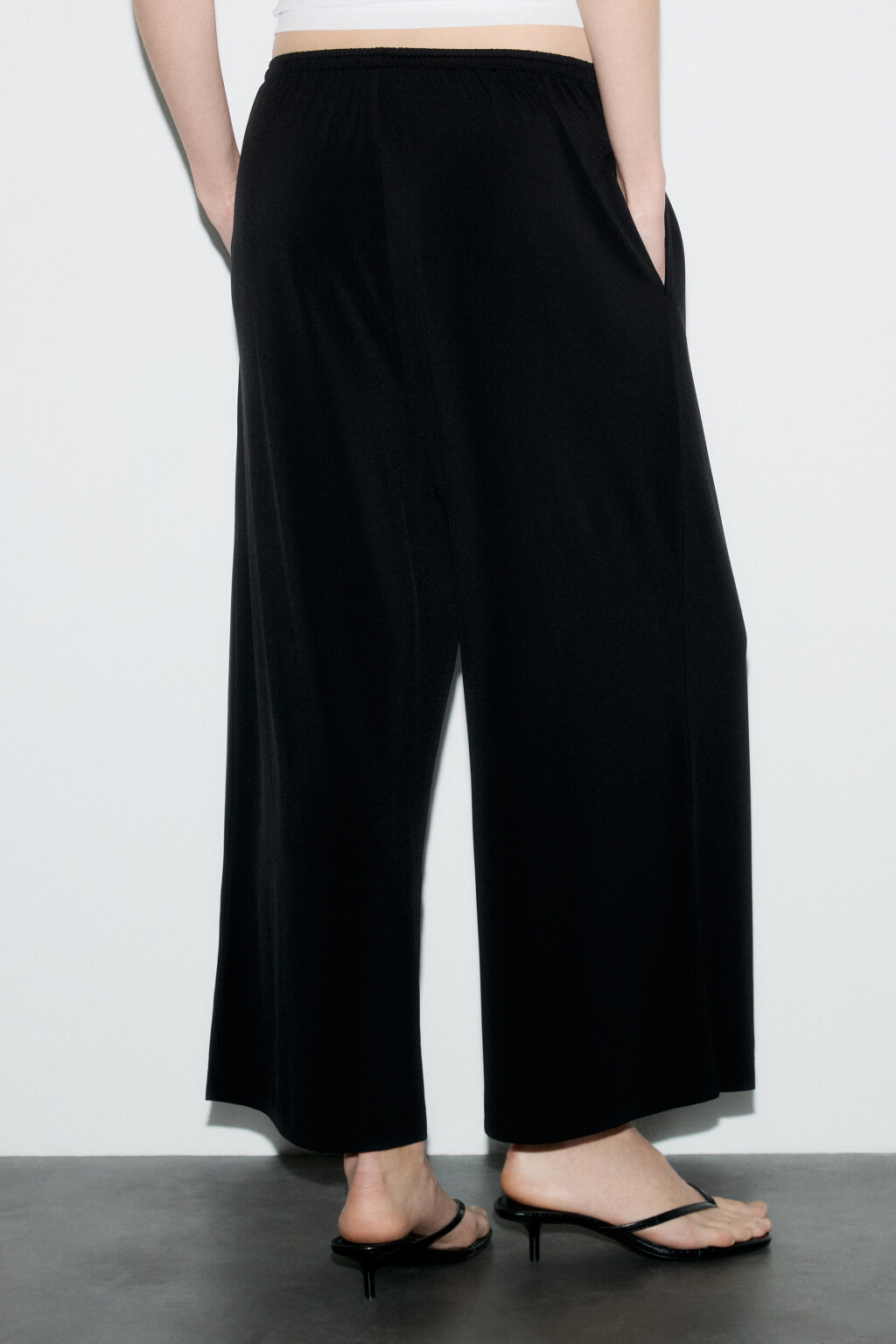 Брюки-кюлоты широкие с поясом-резинкой - цвет черный - 3