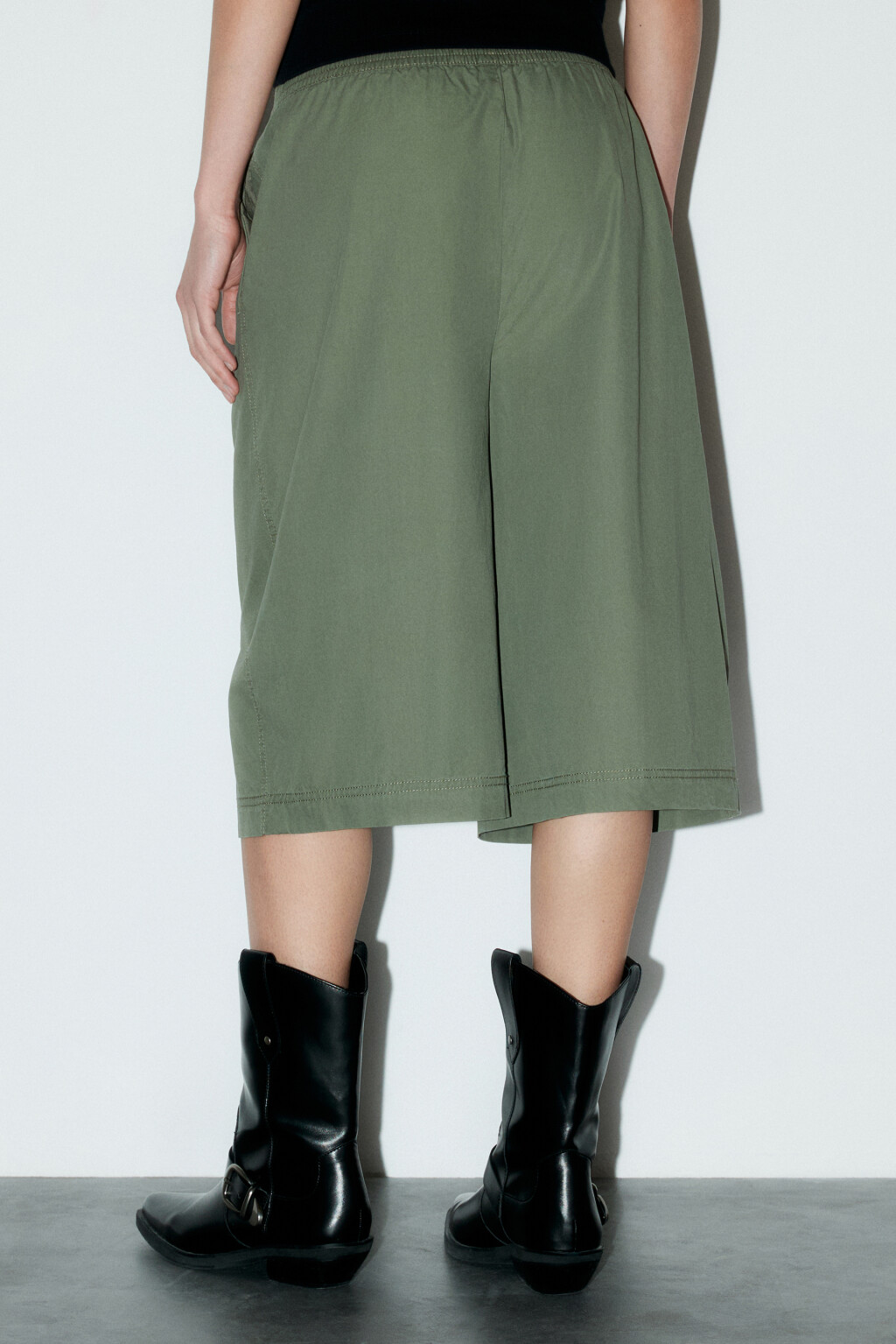 Шорты-бриджи хлопковые с поясом-резинкой - цвет зеленый - 3