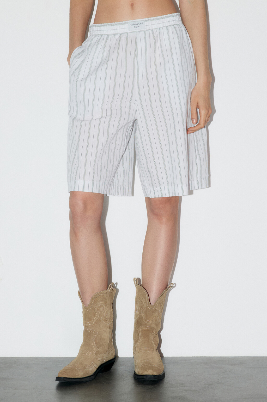 Шорты-бермуды хлопковые с принтом - цвет белый - 2