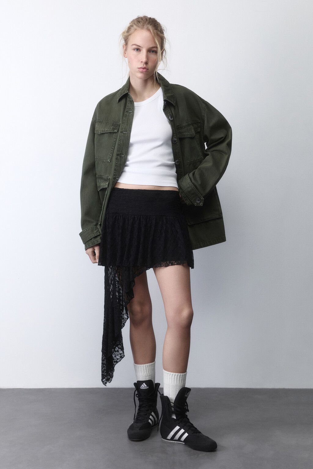 Юбка мини кружевная с асимметричным воланом - цвет черный - 4