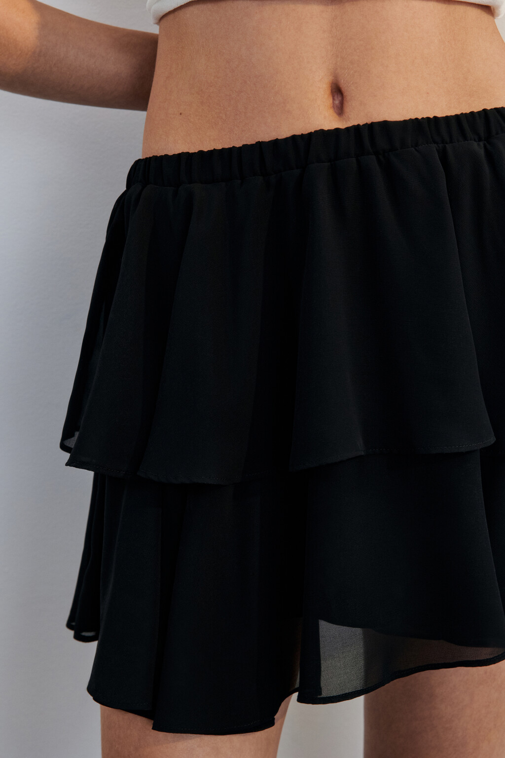 Юбка мини шифоновая с воланом - цвет черный - 6