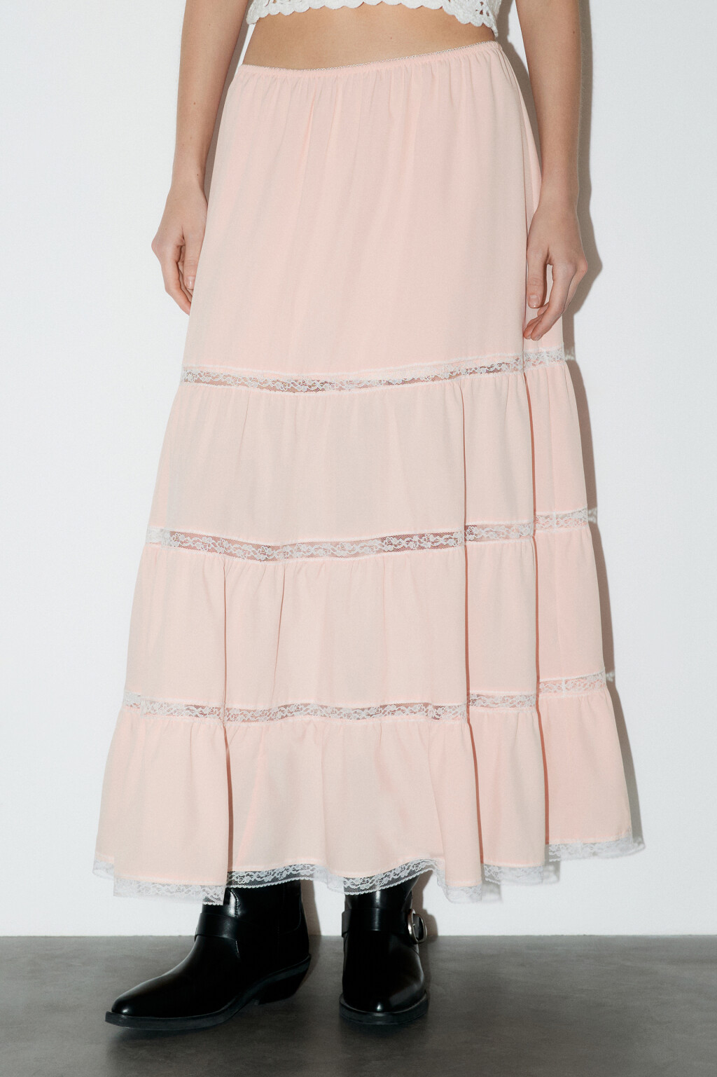 Юбка-трапеция макси с кружевными вставками - цвет розовый - 2