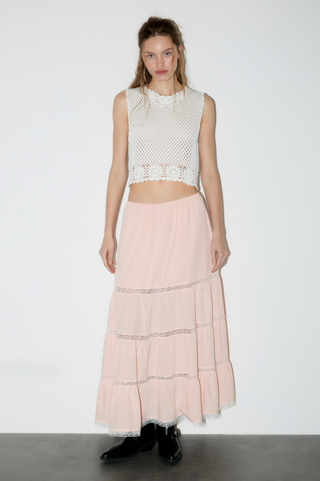 Юбка-трапеция макси с кружевными вставками - цвет розовый - 4