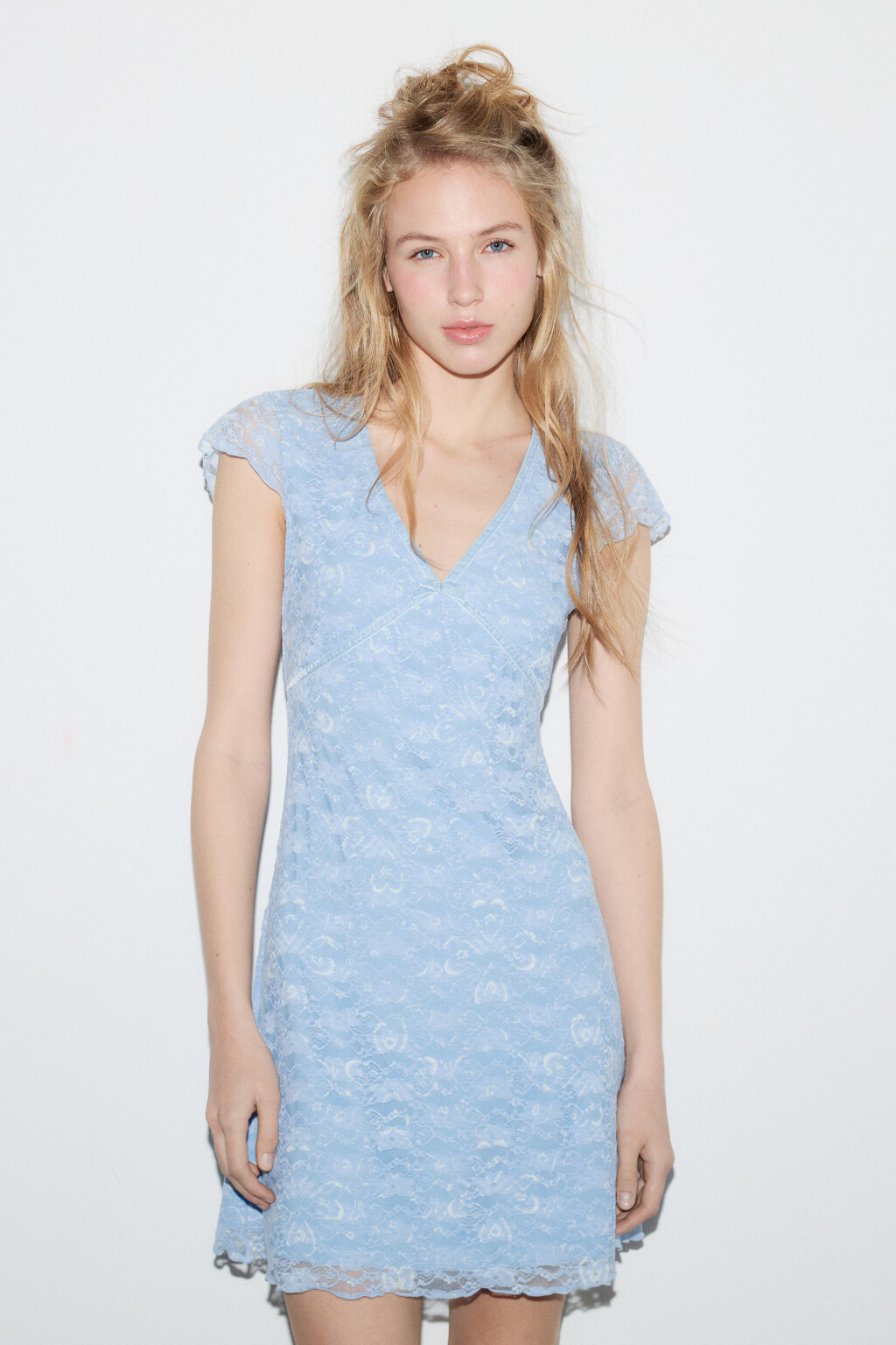 Платье мини с рукавами-крылышками - цвет голубой - 3