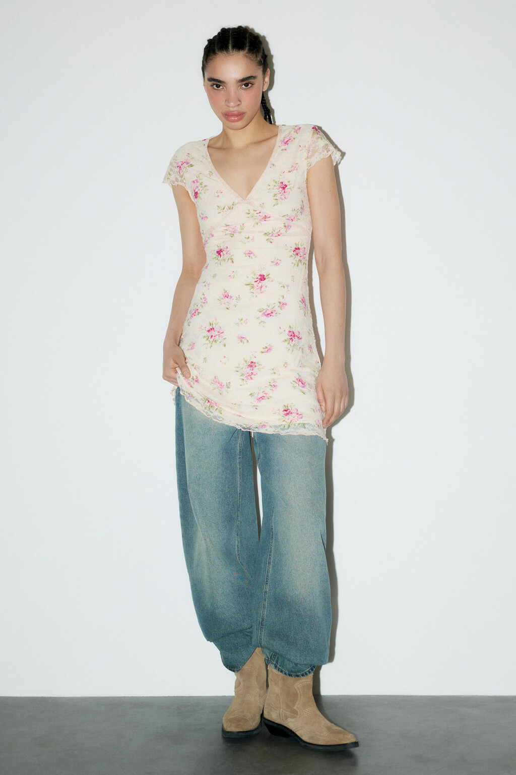 Платье мини с рукавами-крылышками - цвет бежевый - 5