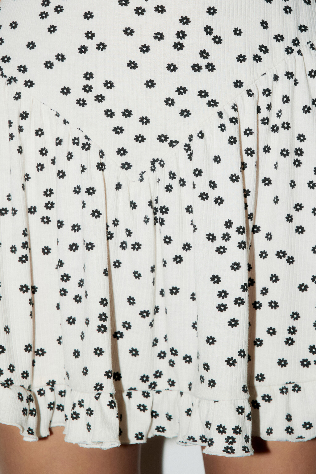 Платье мини трикотажное на бретельках - цвет черный - 6