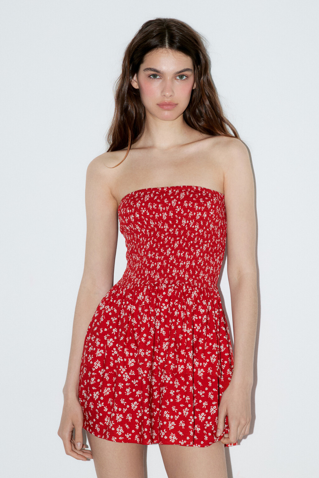 Платье-бандо мини вискозное с воланом - цвет красный - 2