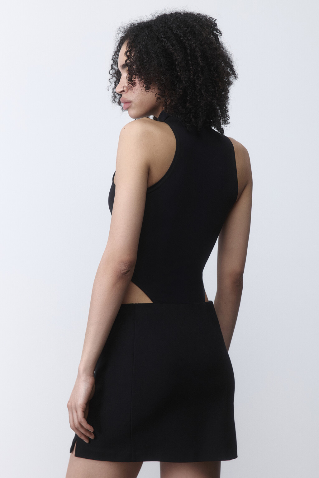 Боди облегающее с воротником на молнии - цвет черный - 3