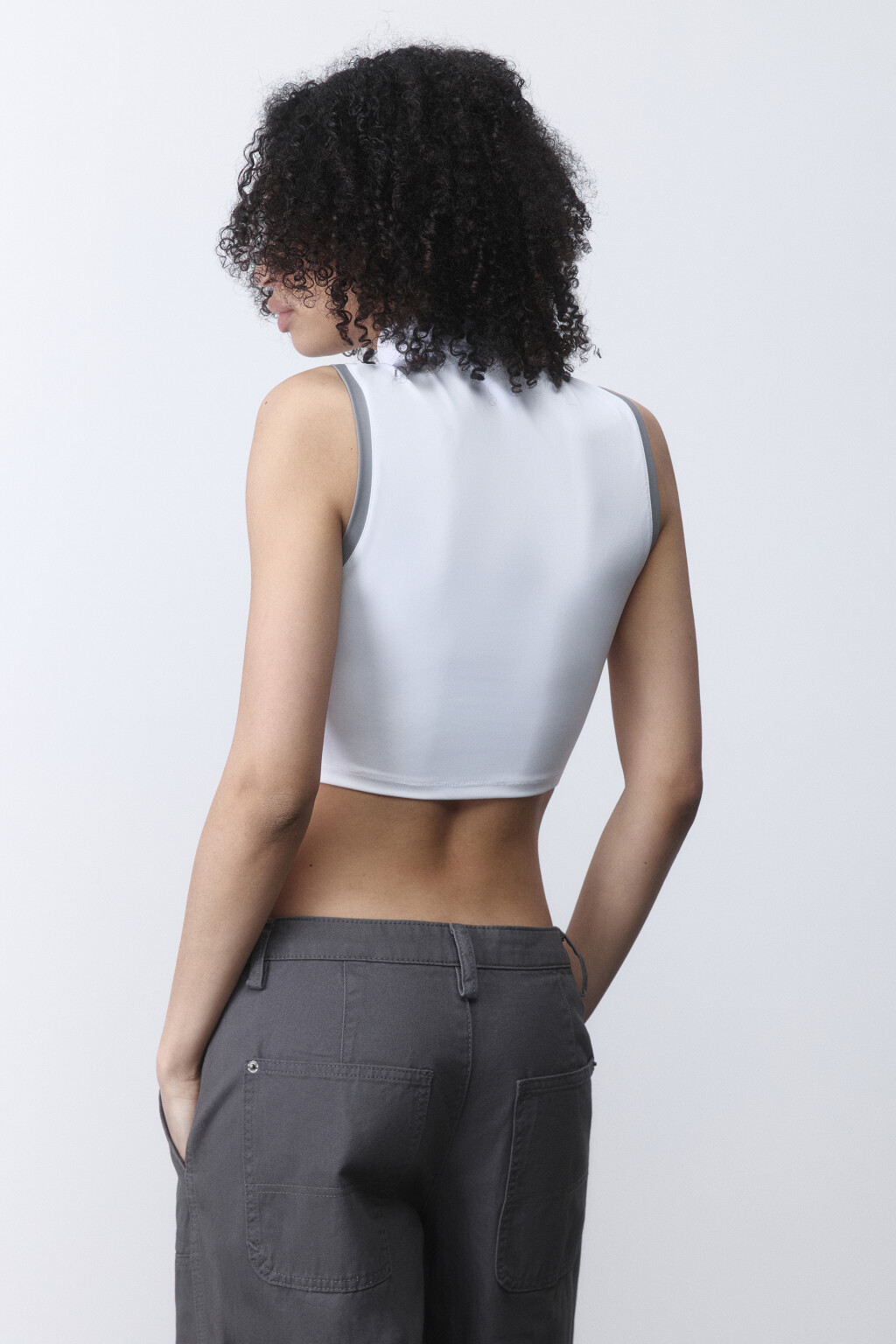 Топ облегающий с воротником на молнии - цвет белый - 3