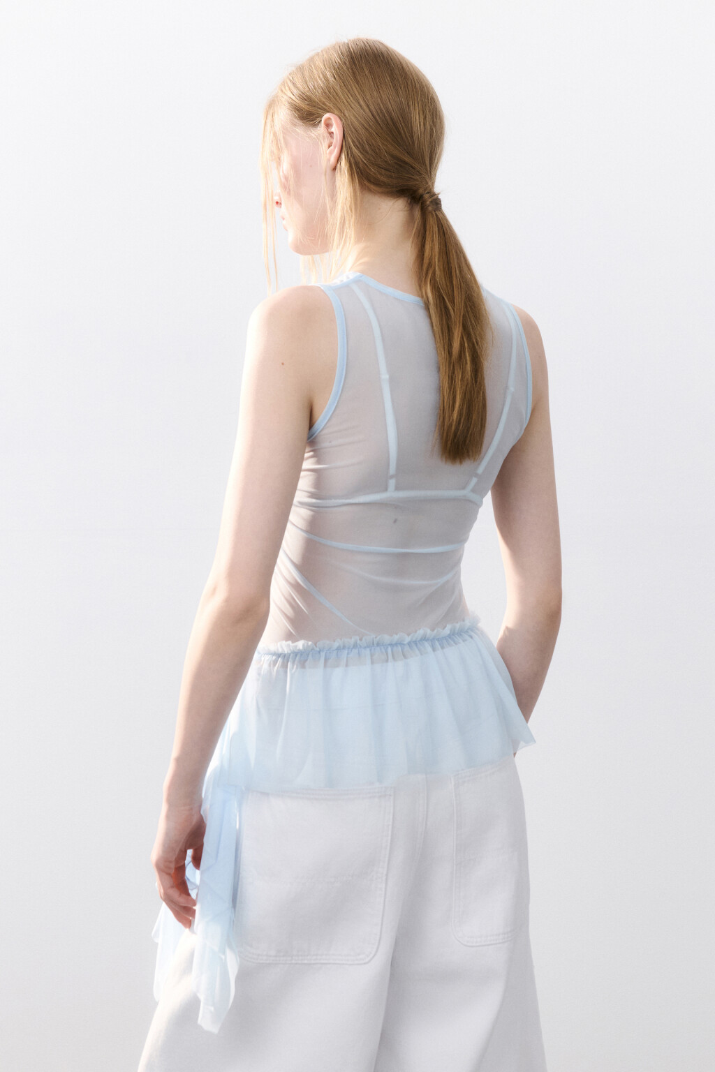 Топ из сетки с асимметричной баской - цвет голубой - 3