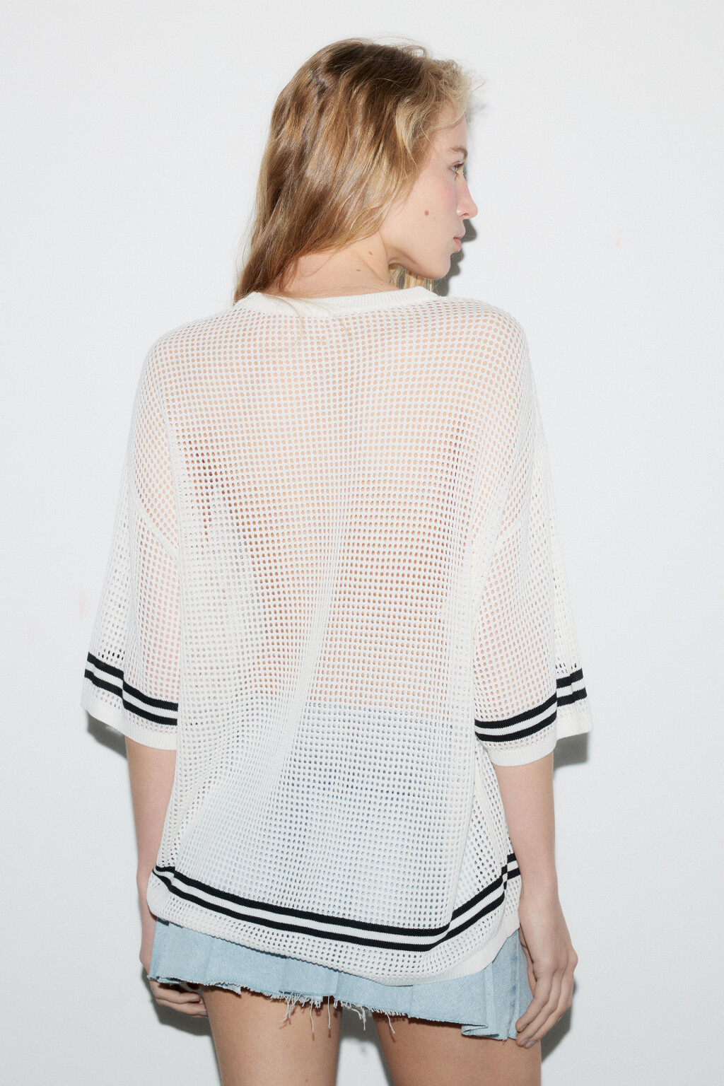Джемпер oversize ажурный с кружевом - цвет молочный - 5