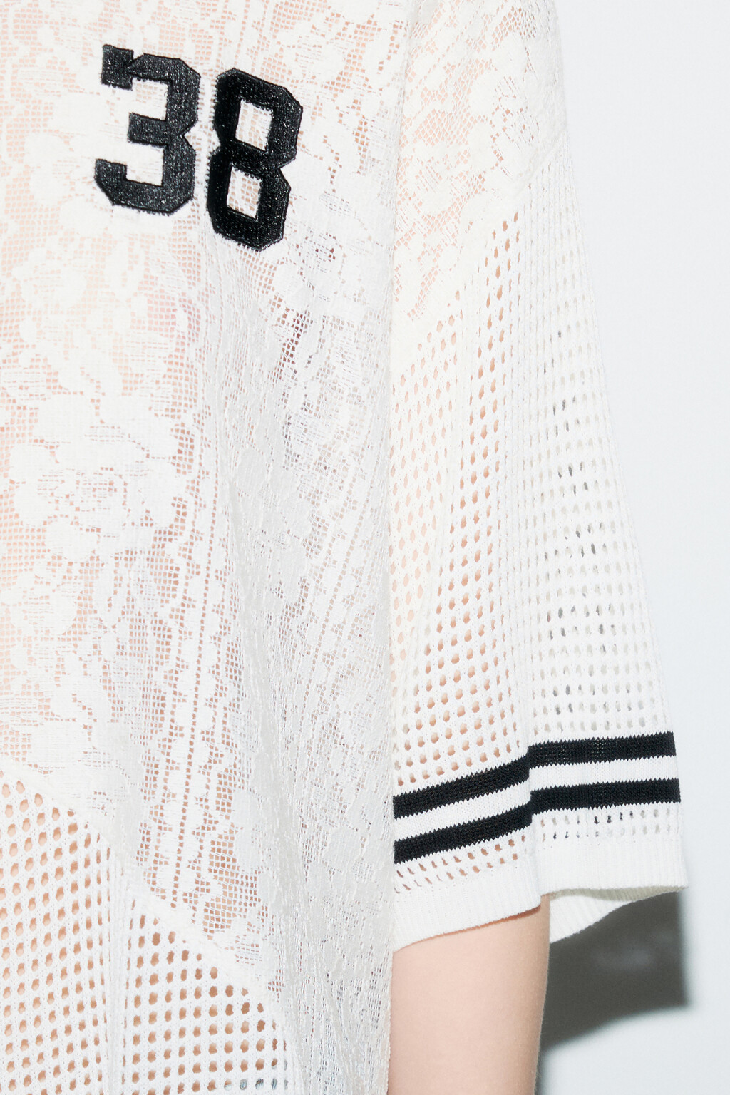 Джемпер oversize ажурный с кружевом - цвет молочный - 8