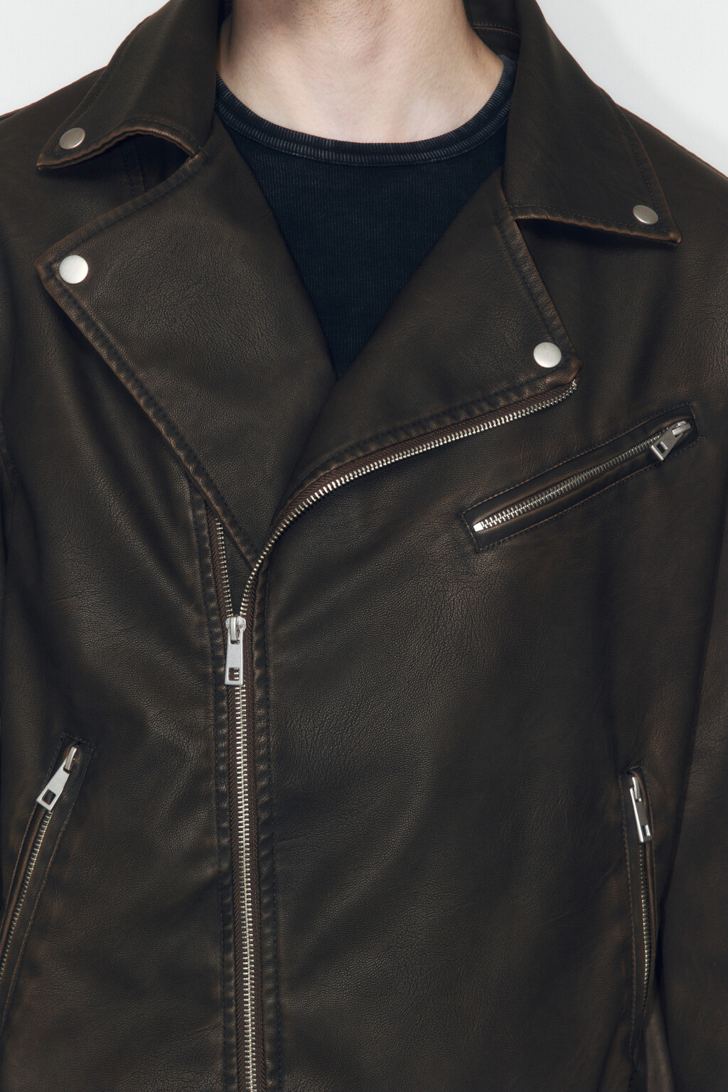 Куртка-косуха с ремнем и вареным эффектом - цвет коричневый - 5