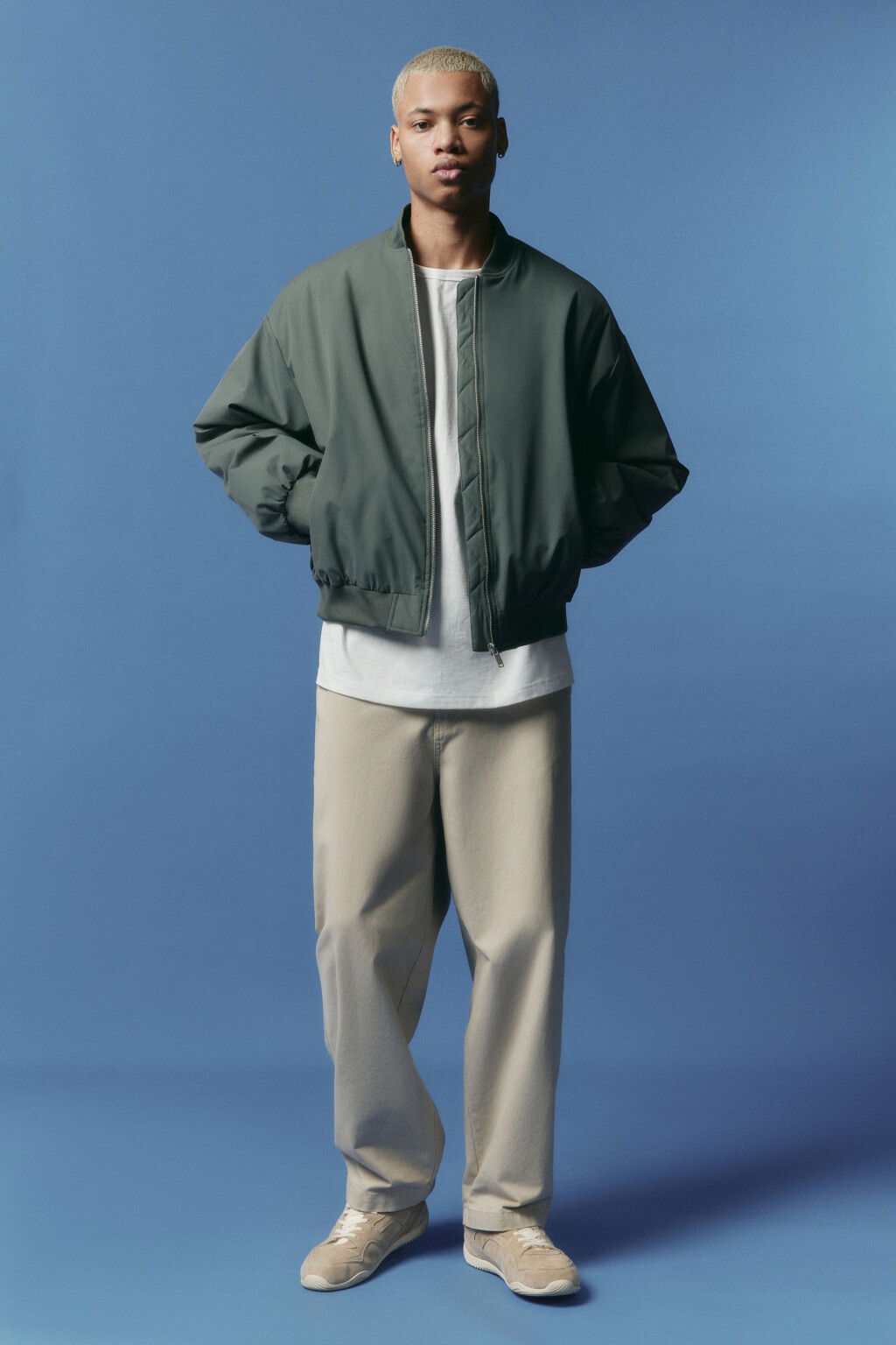 Куртка-бомбер короткая на утеплителе - цвет зеленый - 4