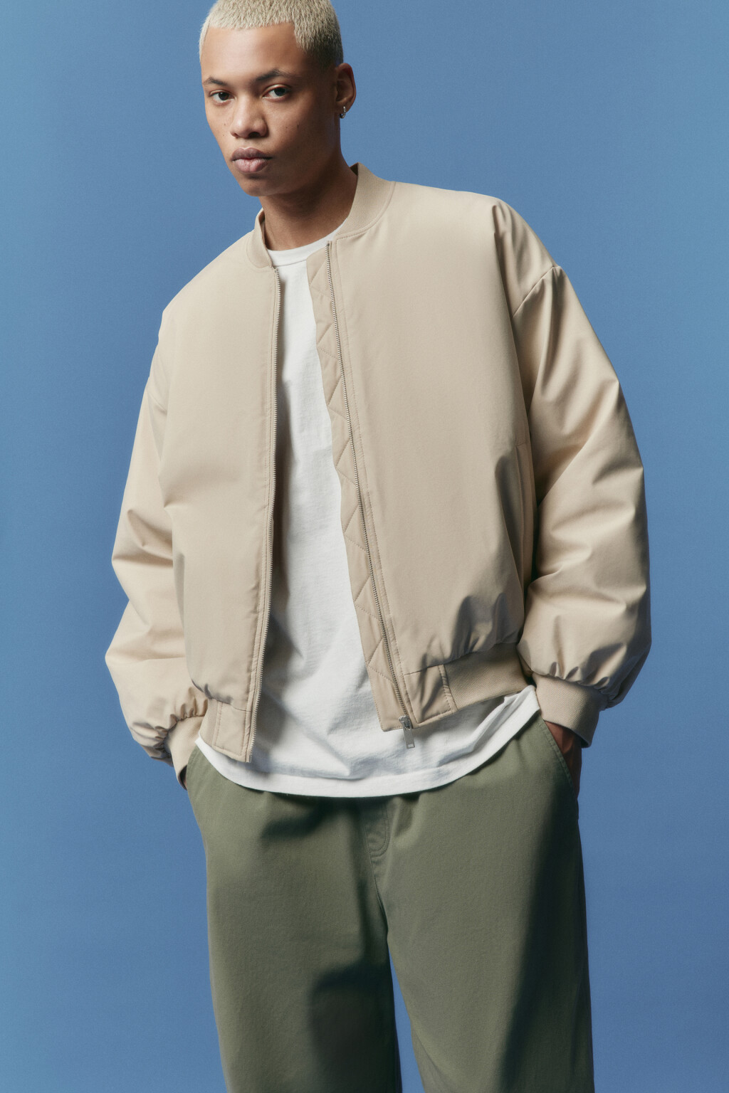 Куртка-бомбер короткая на утеплителе - цвет бежевый - 1